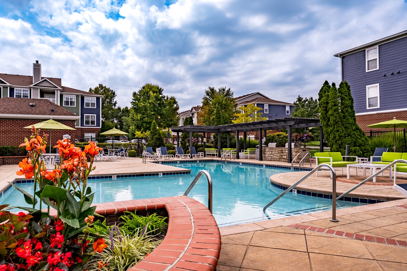 Carmel-Center-apartments-pool-01 Carmel-Center-apartments-pool-01